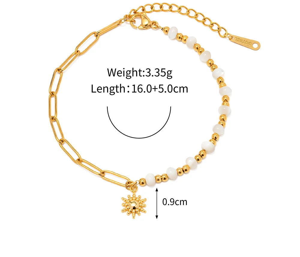 Bracciale “Raggi di Mare” – Catena  con perline di conchiglia e charm sole