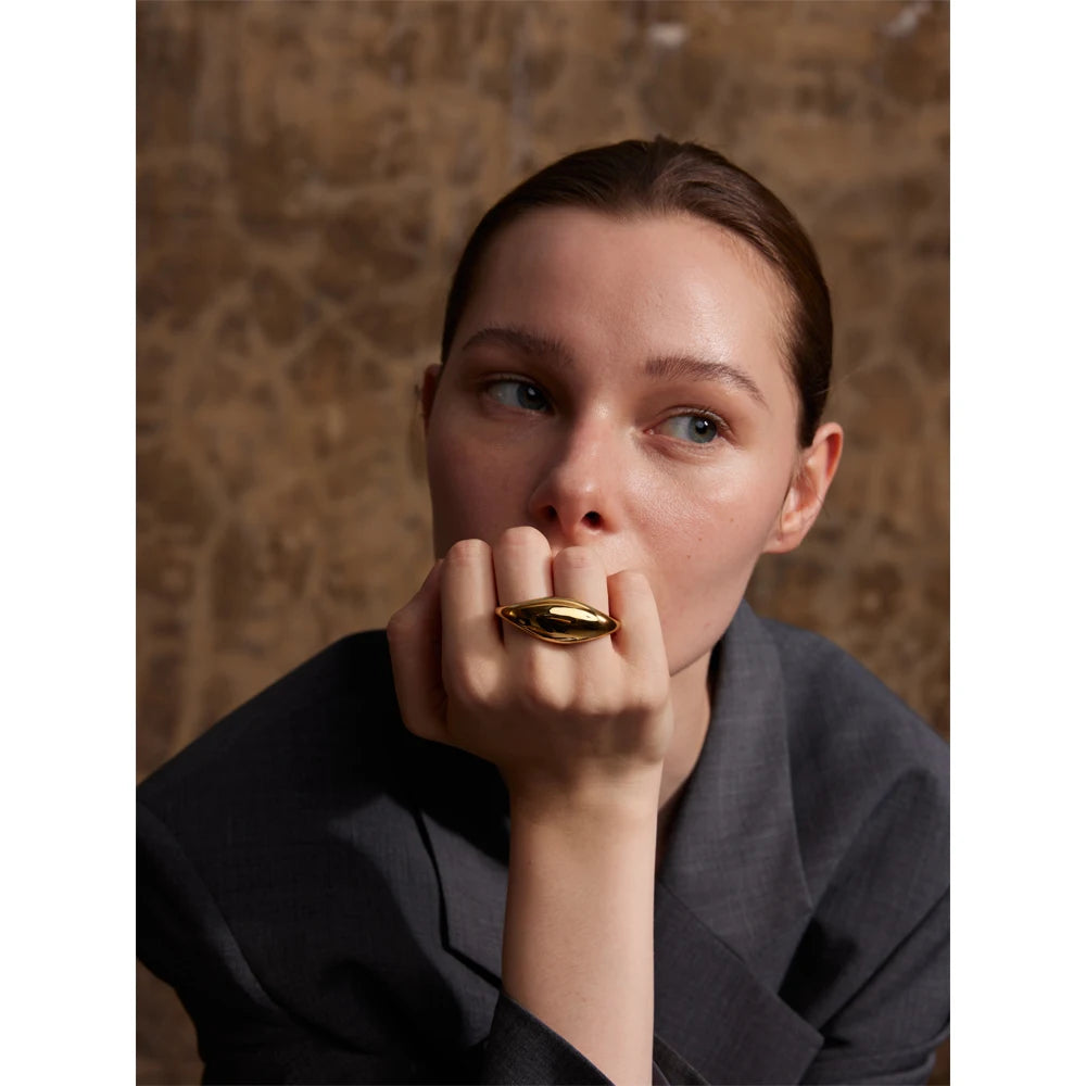 Anello Doppio Geometrico – Design Moderno e Audace