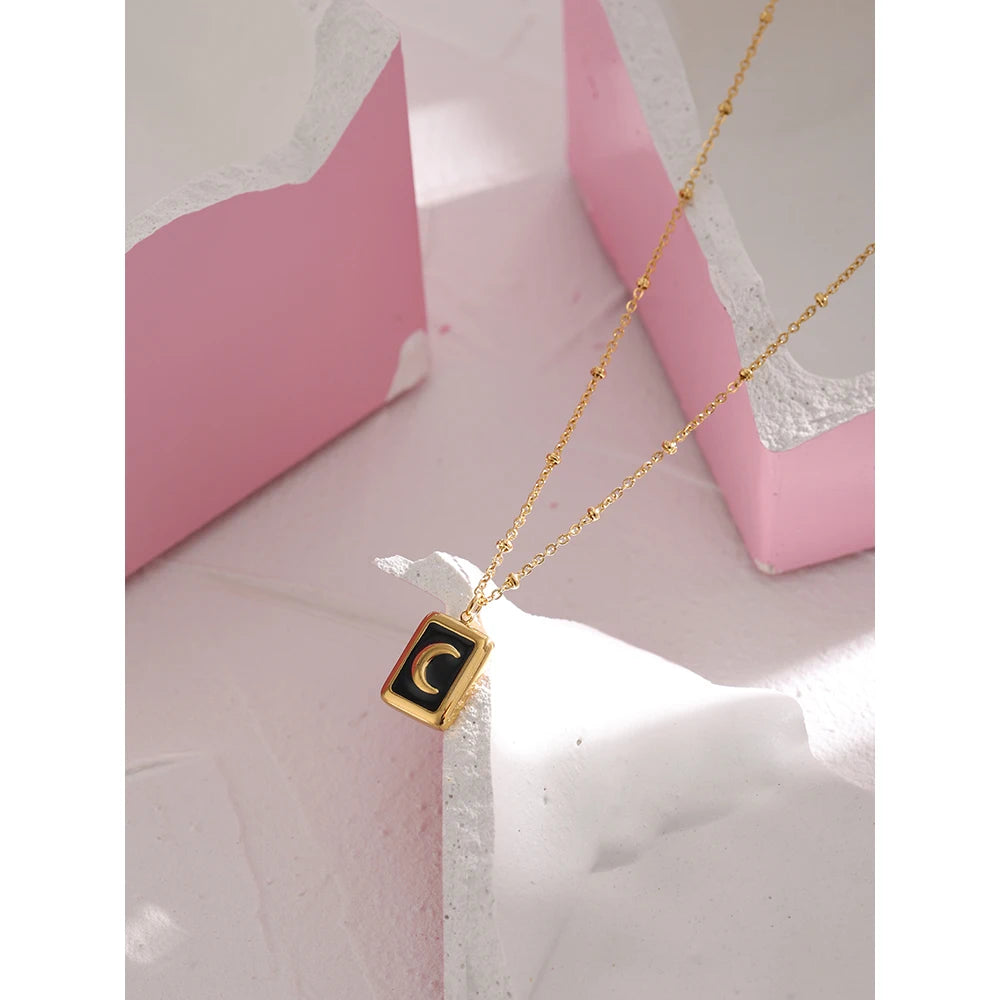 Collana Luna Nera – Eleganza Mistica