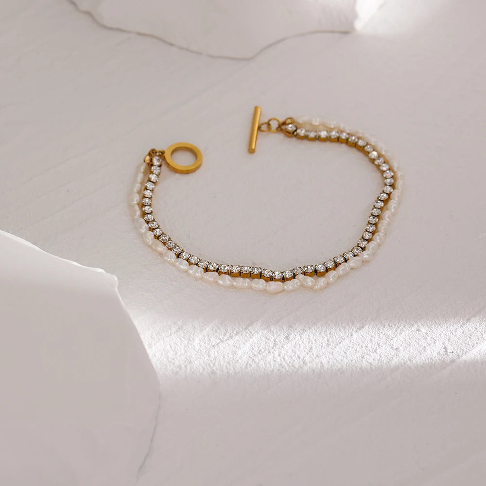 Bracciale con Perle Naturali e Zirconi – Acciaio Inossidabile Dorato a Doppio Strato