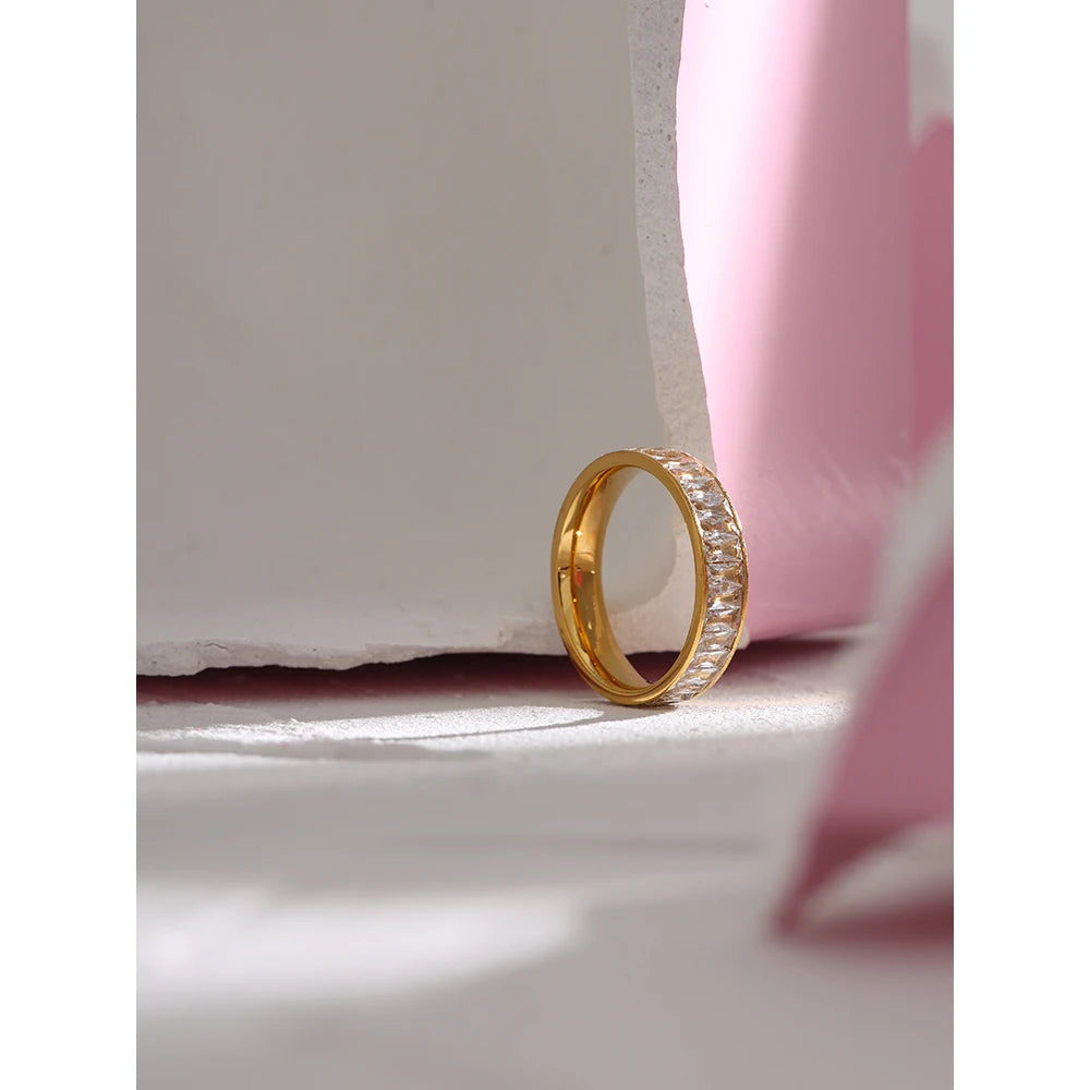 Anello Raggio Dorato – Eleganza senza fine