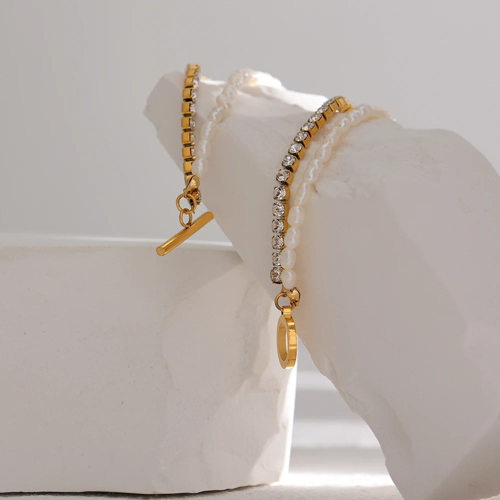 Bracciale con Perle Naturali e Zirconi – Acciaio Inossidabile Dorato a Doppio Strato