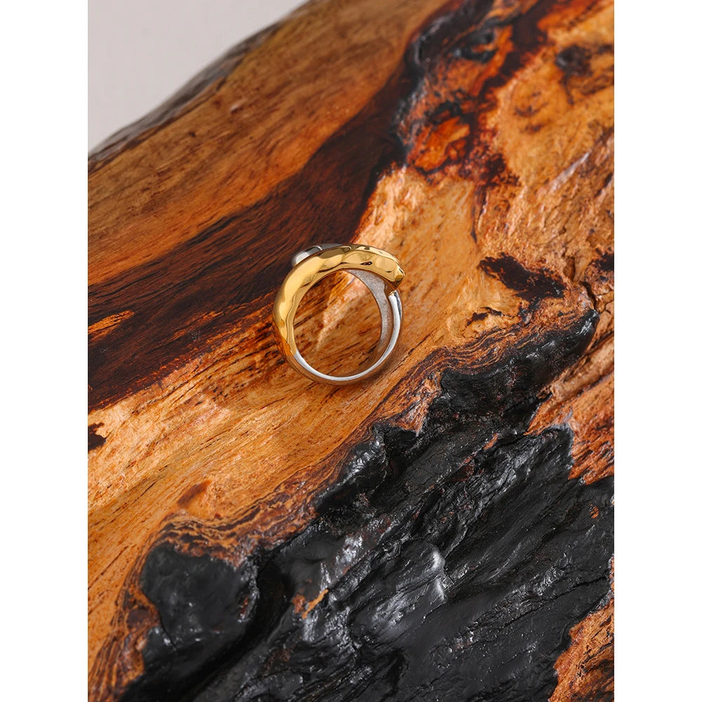 Anello Twist Bicolore in Acciaio – Oro e Argento