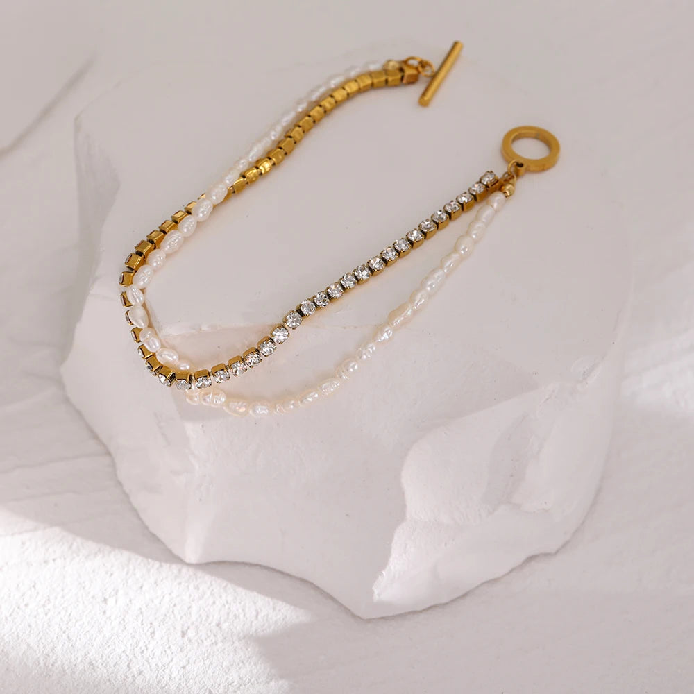 Bracciale con Perle Naturali e Zirconi – Acciaio Inossidabile Dorato a Doppio Strato