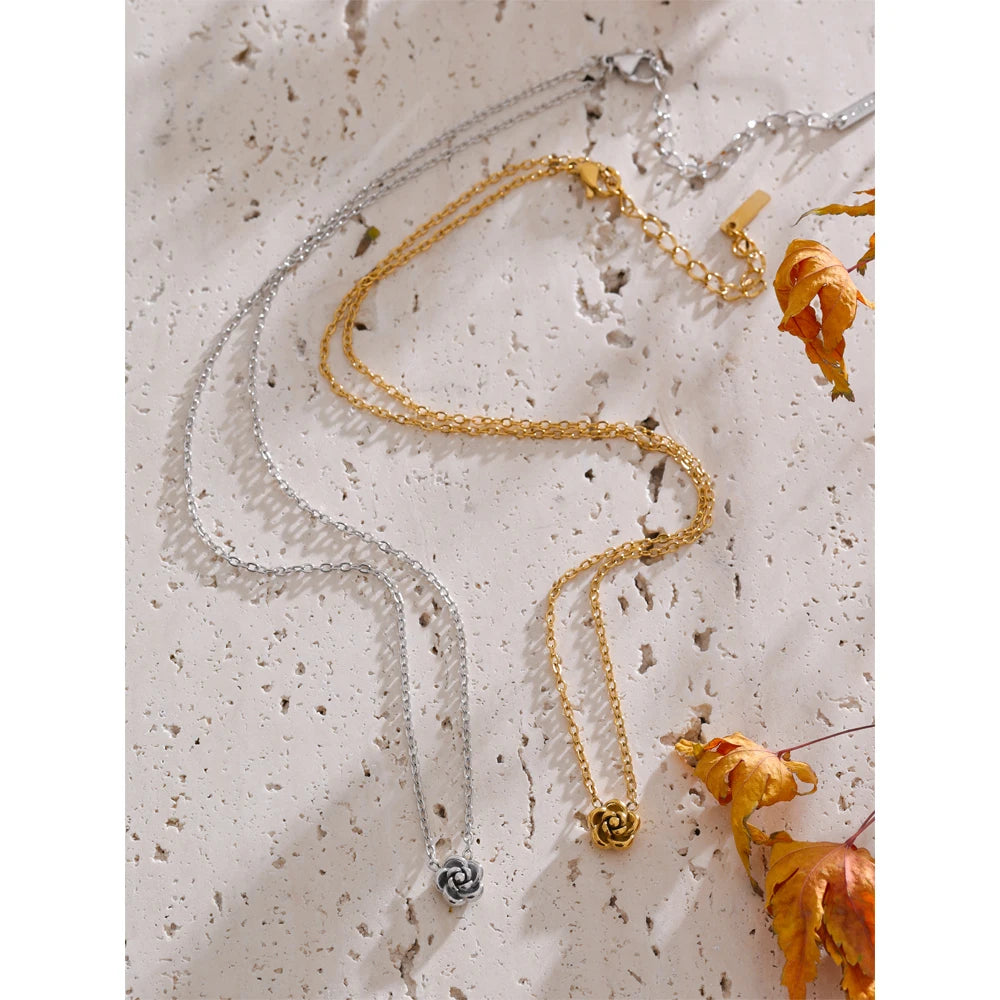 Incanto di Rosa – Collana, Bracciale e Orecchini Coordinati