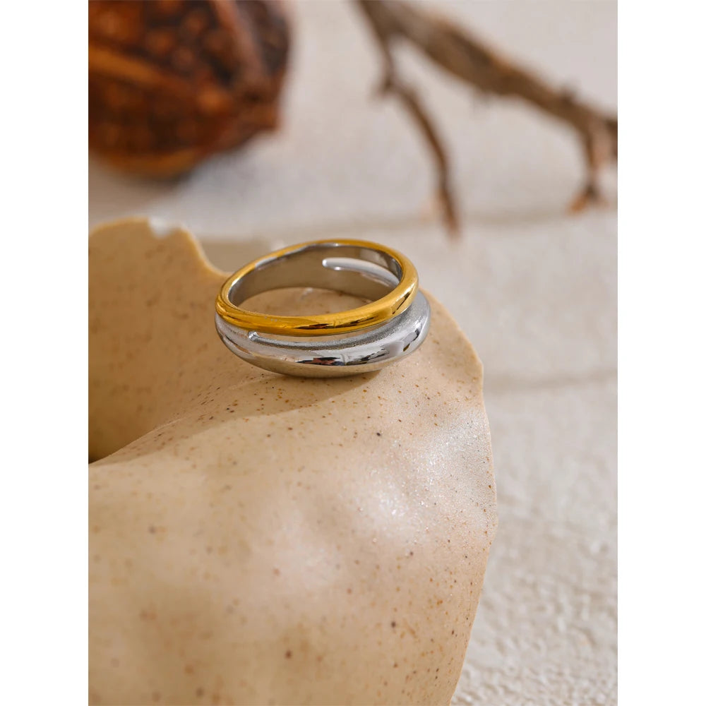 Anello Bicolore Geometrico – Acciaio Inossidabile Oro & Argento