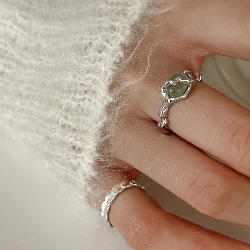 Anello “Respiro della Terra” con Giada e Finitura Liquida