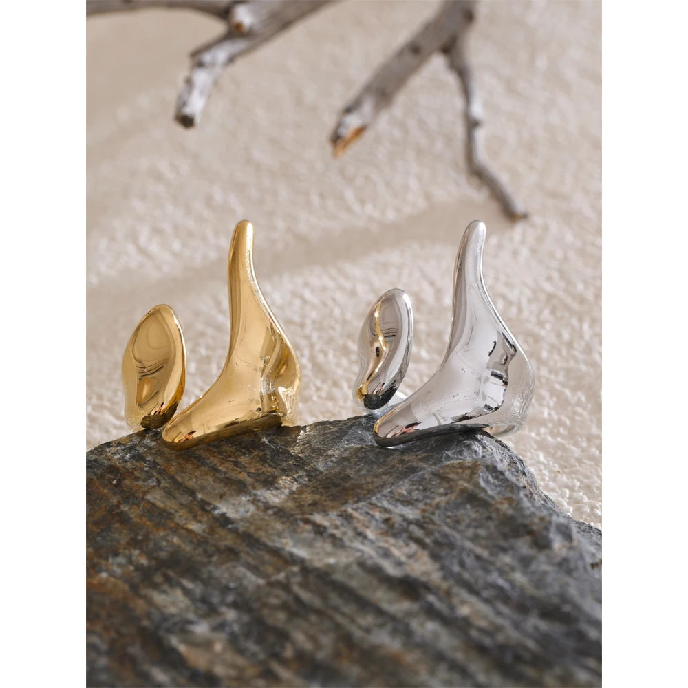Anello geometrico scultoreo in acciaio inox