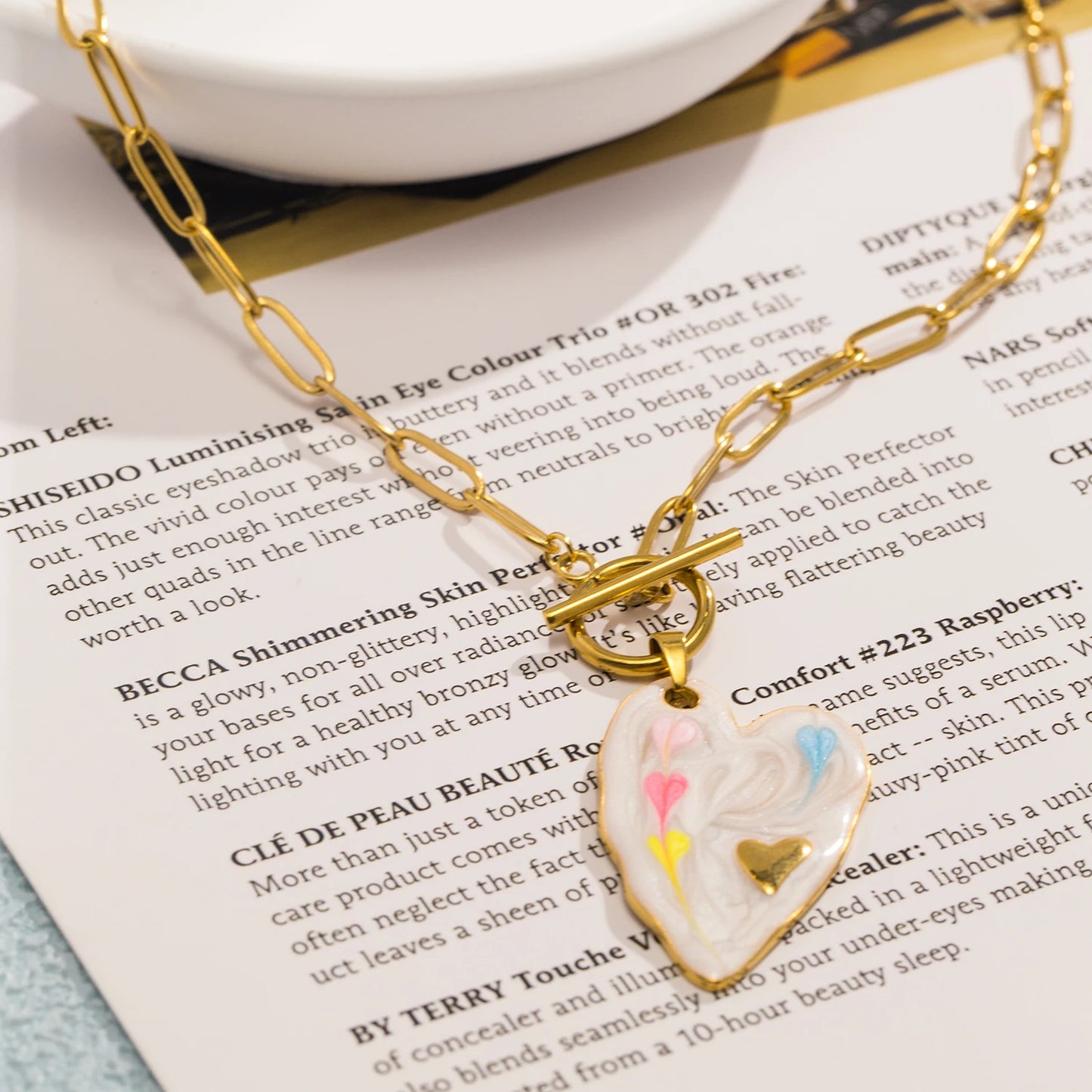 Collana Cuore Colorato – Pendente smaltato in acciaio, stile fresco e moderno