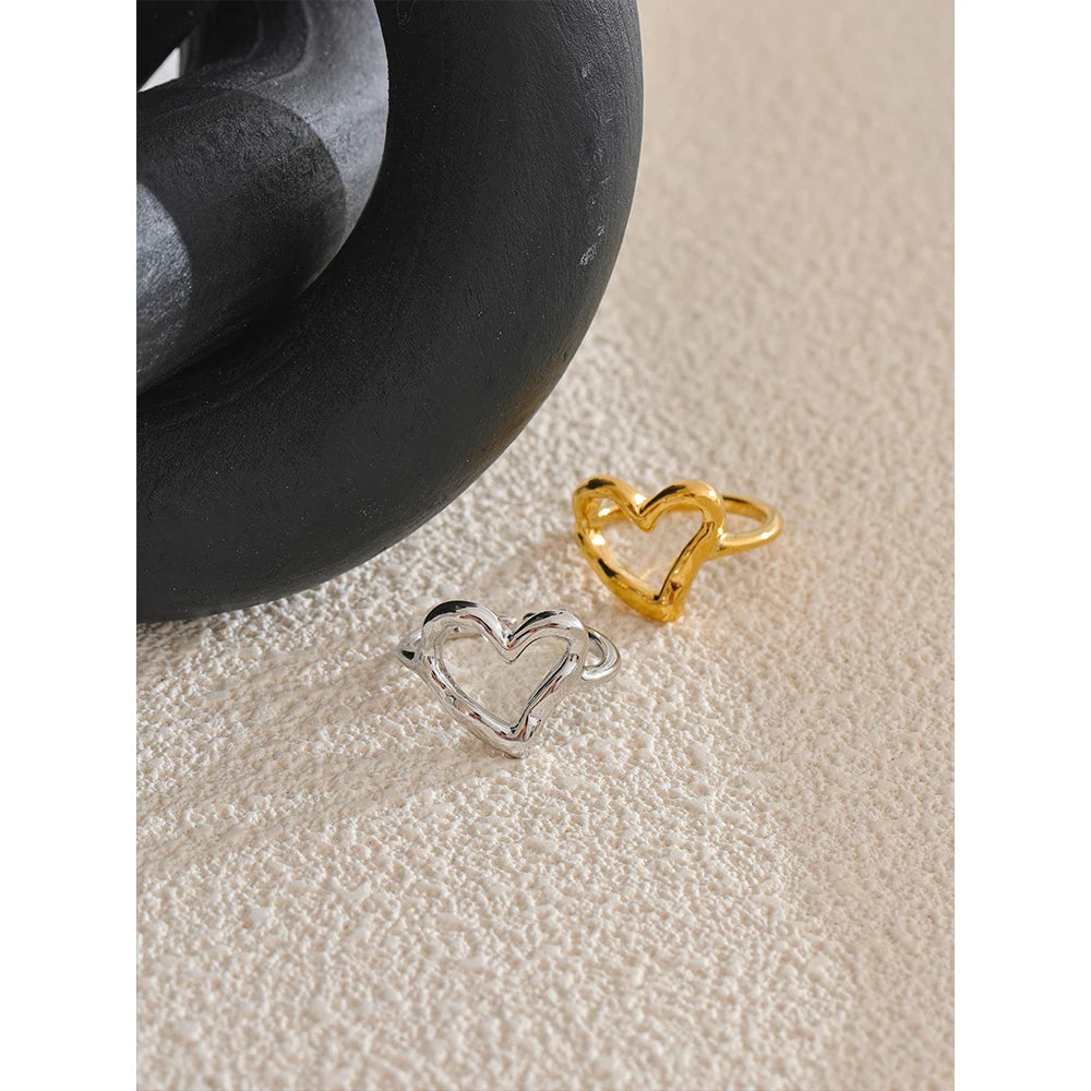 Anello Cuore Moderno – Minimal Chic in Acciaio Inossidabile