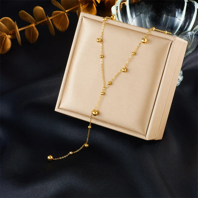 Luce Dorata – Collana Lunga con Perle e Catena Elegante