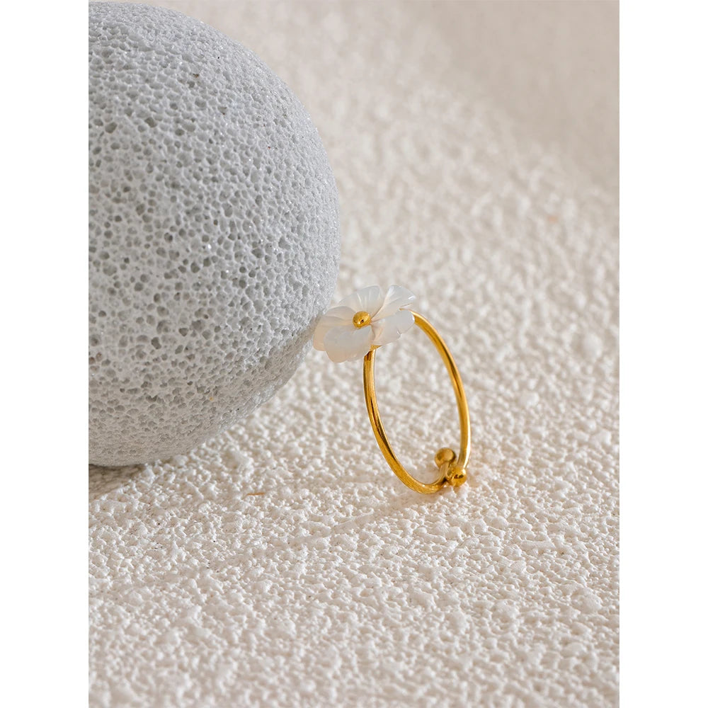 Anello Fiore di Conchiglia – Eleganza Naturale