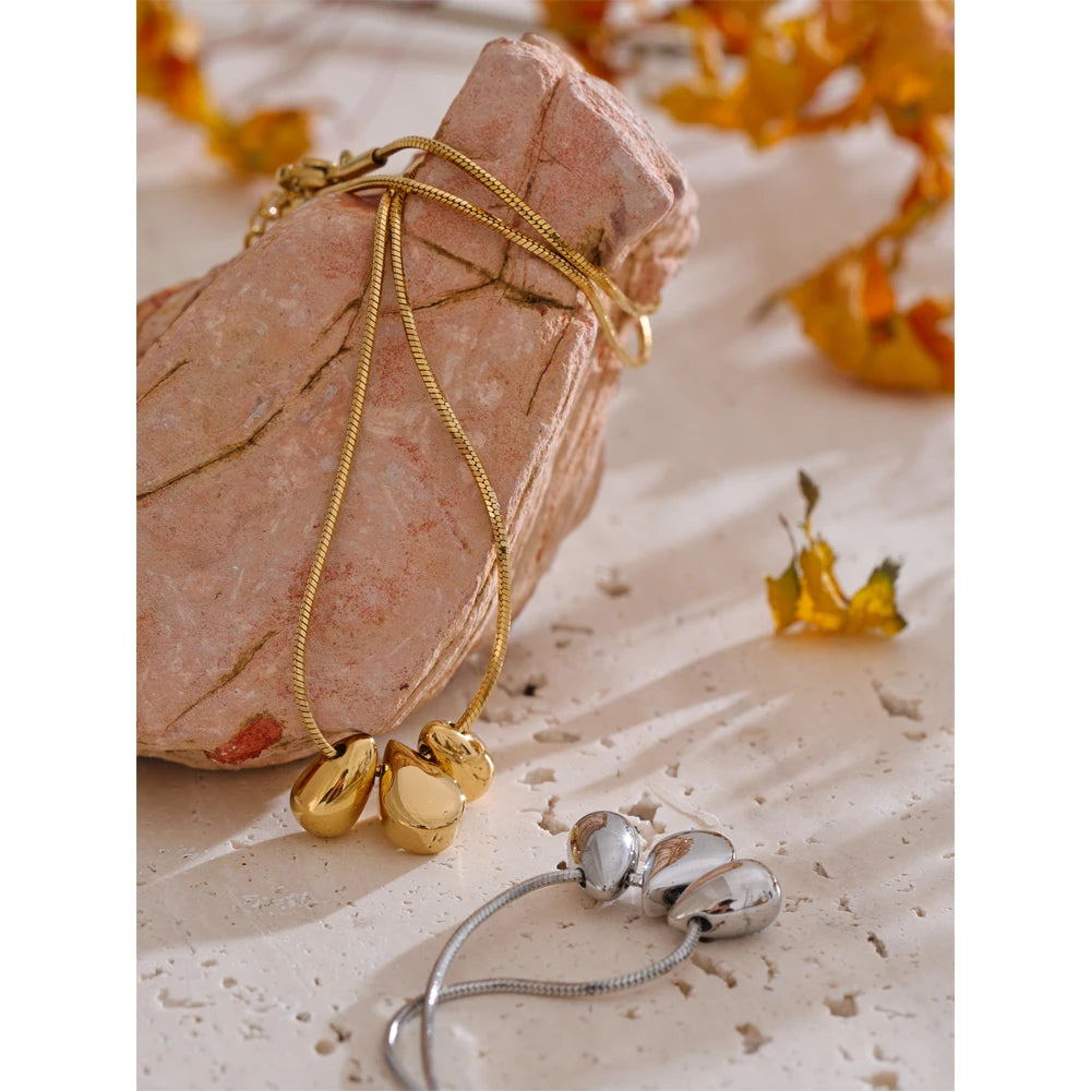 Collana Goccia d’Acqua – Eleganza Riflessa