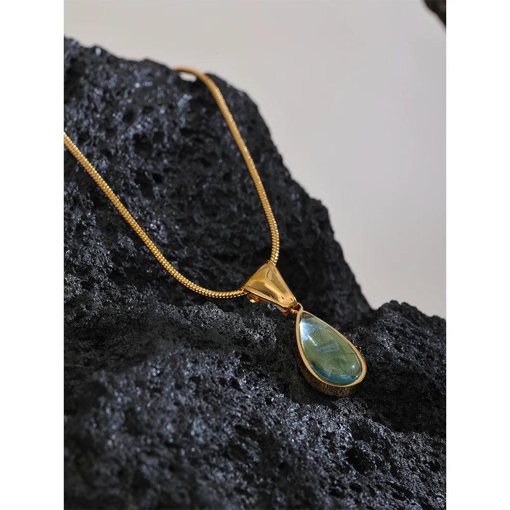 Collana Goccia di Luce – Eleganza Cristallina