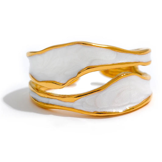 Anello Onde Bianche – Eleganza Irregolare