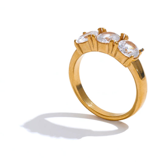 Anello Raggio di Luce – Eleganza Brillante