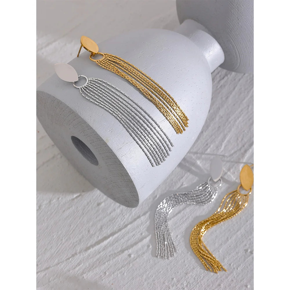 Orecchini Cascade – Eleganza in Movimento