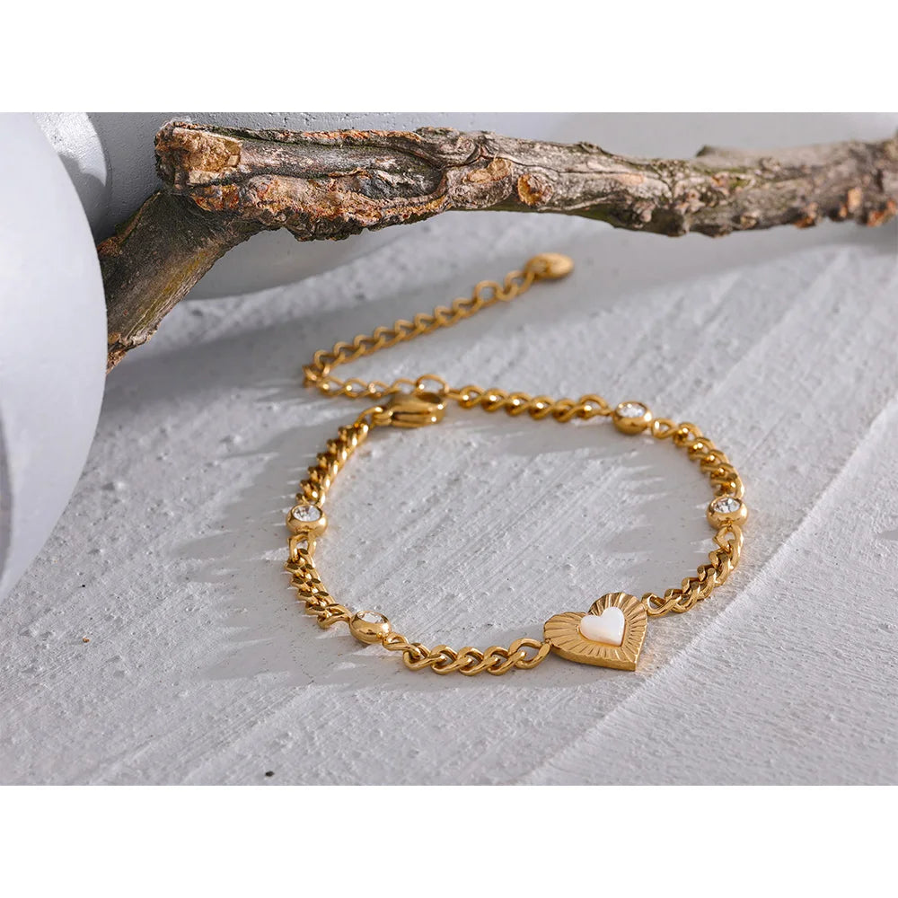 Bracciale Cuore di Madreperla – Eleganza Naturale