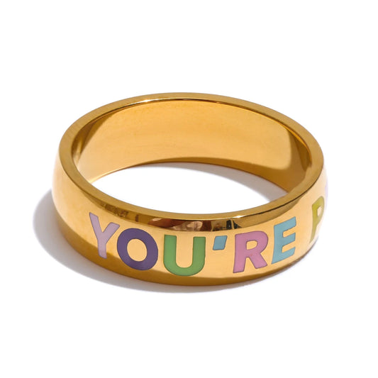 Anello “You’re Perfect” – Acciaio Dorato con Dettagli Pastello
