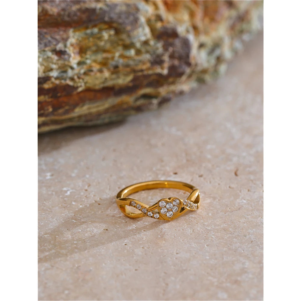 Anello Cuore di Luce – Eleganza Sottile