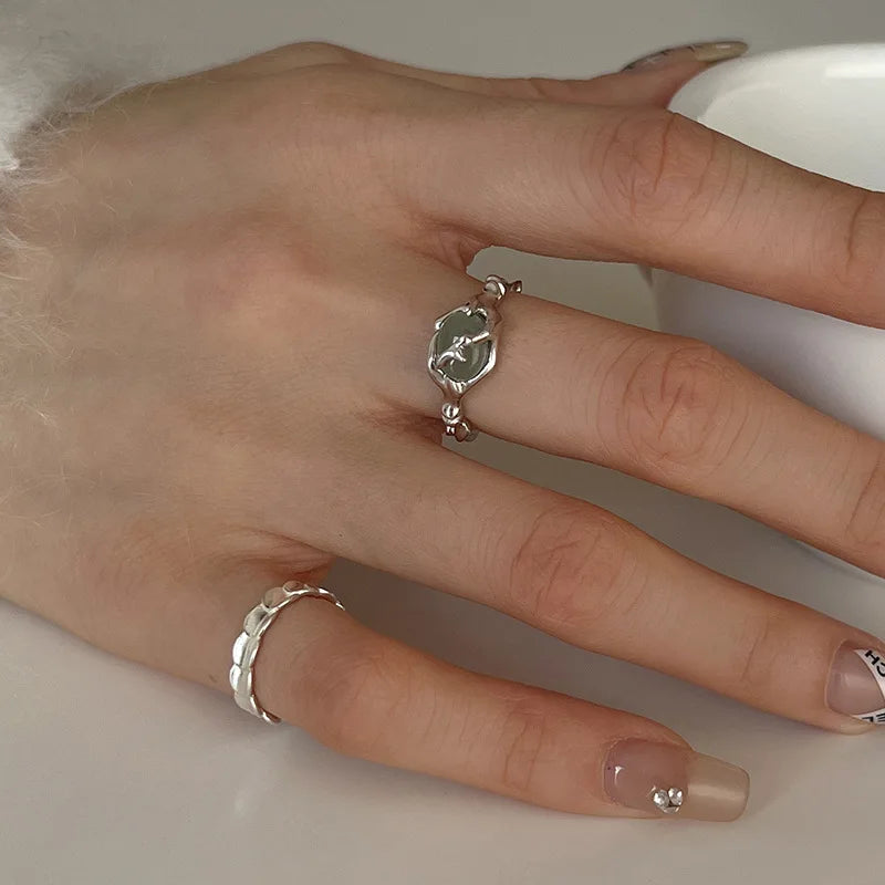 Anello “Respiro della Terra” con Giada e Finitura Liquida