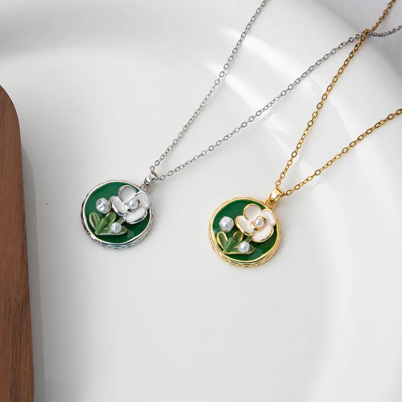 Collana con Ciondolo Smaltato Vintage – Stile Retrò Elegante
