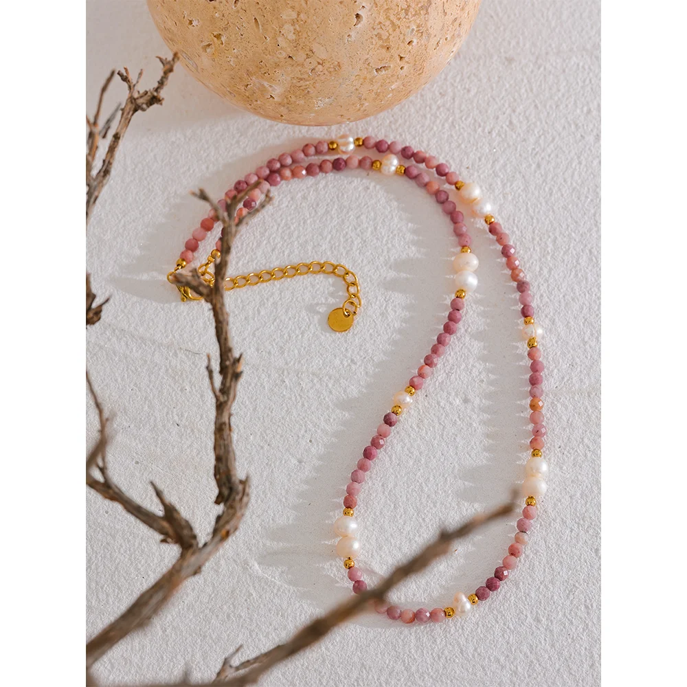 Collana “Rose Harmony” – Pietre Naturali & Delicatezza