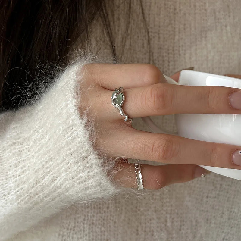 Anello “Respiro della Terra” con Giada e Finitura Liquida