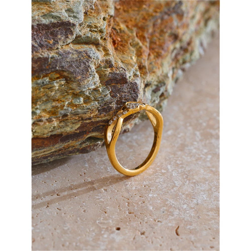 Anello Cuore di Luce – Eleganza Sottile