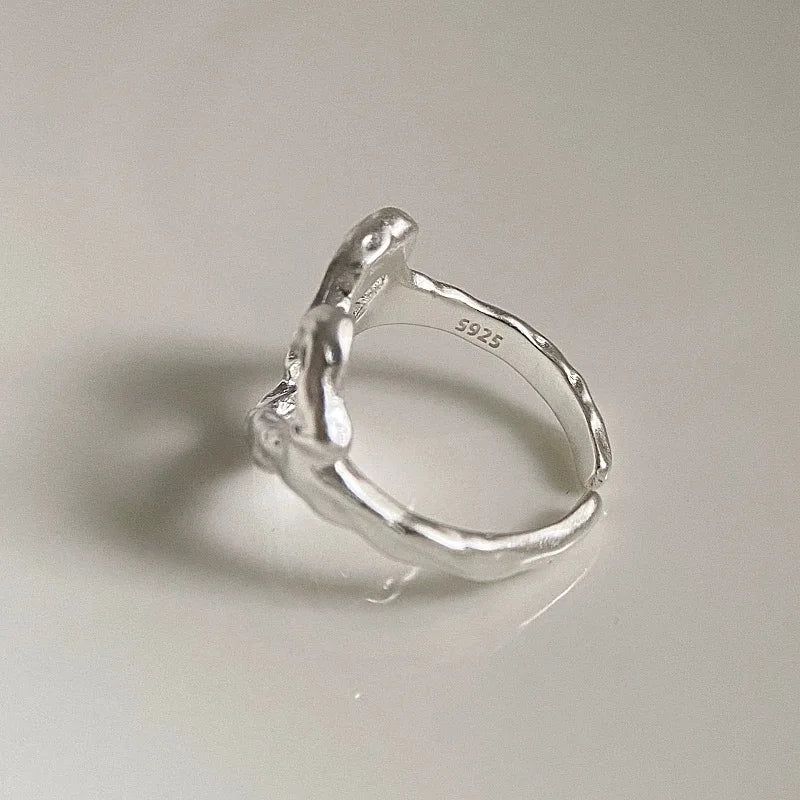 Amour Brut – Anello cuore artistico in argento 925