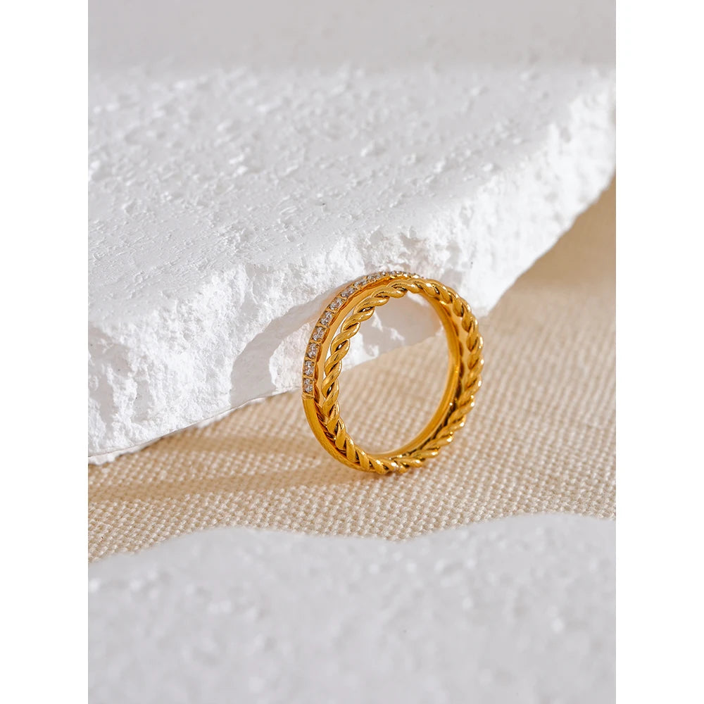 Anello Doppio Intreccio – Luce senza fine