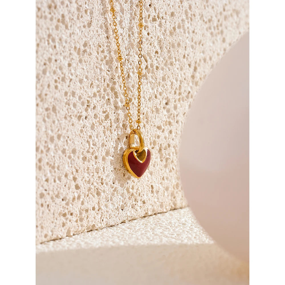 Collana Cuore Rosso – Passione e Eleganza