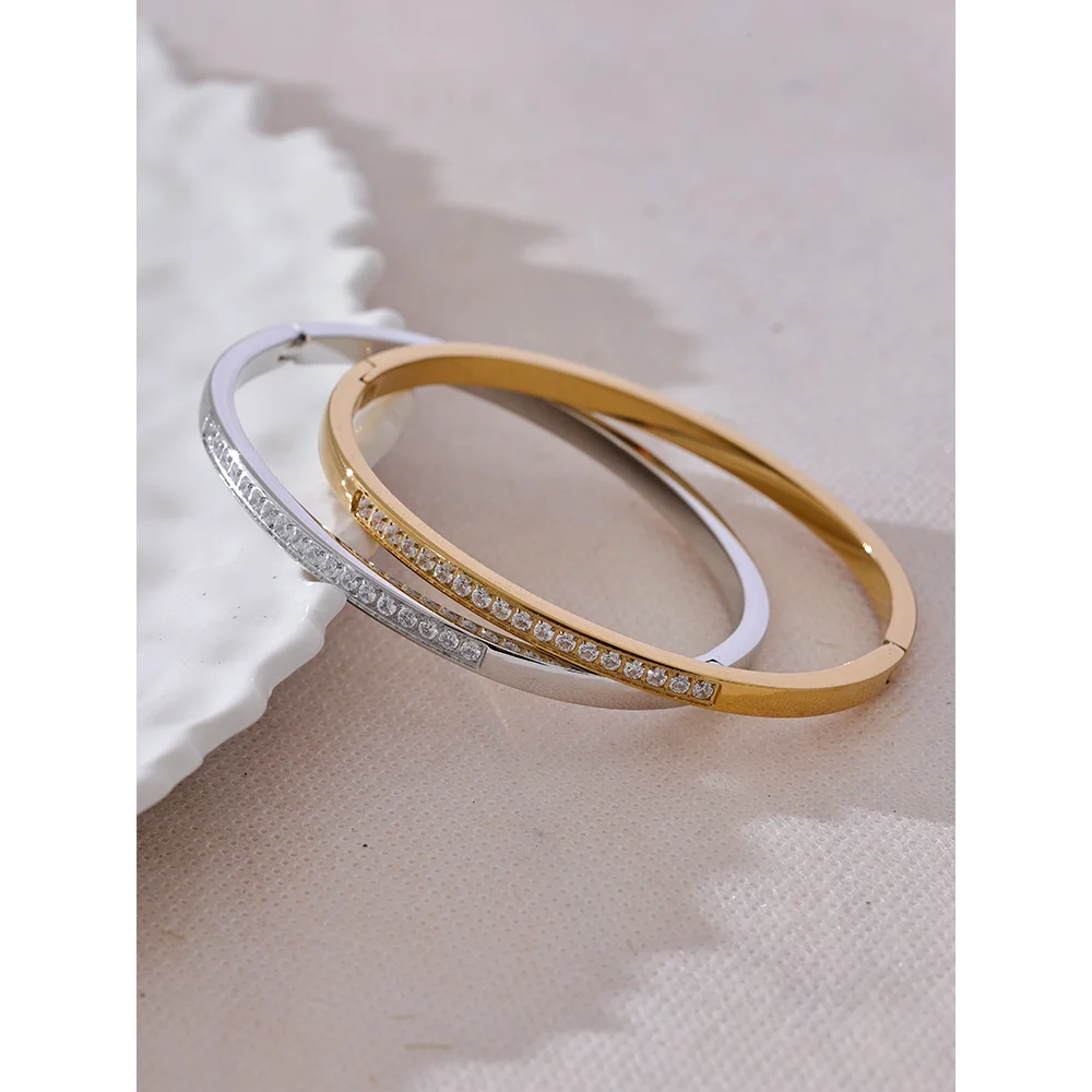 Bracciale Rigido con Zirconi – Acciaio Inossidabile Placcato Oro 18K o Platino | Eleganza Quotidiana