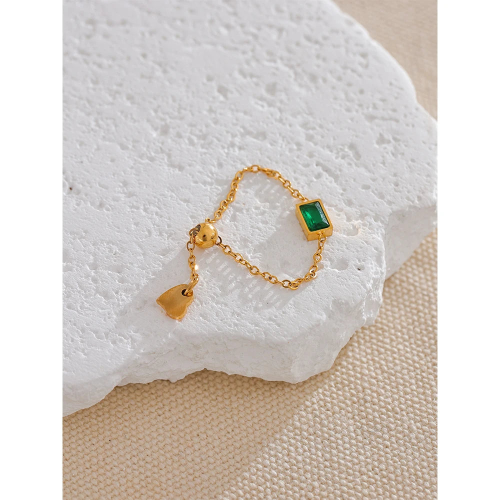 Anello Smeraldo di Luce – Catena Dorata Regolabile con Cristallo Verde