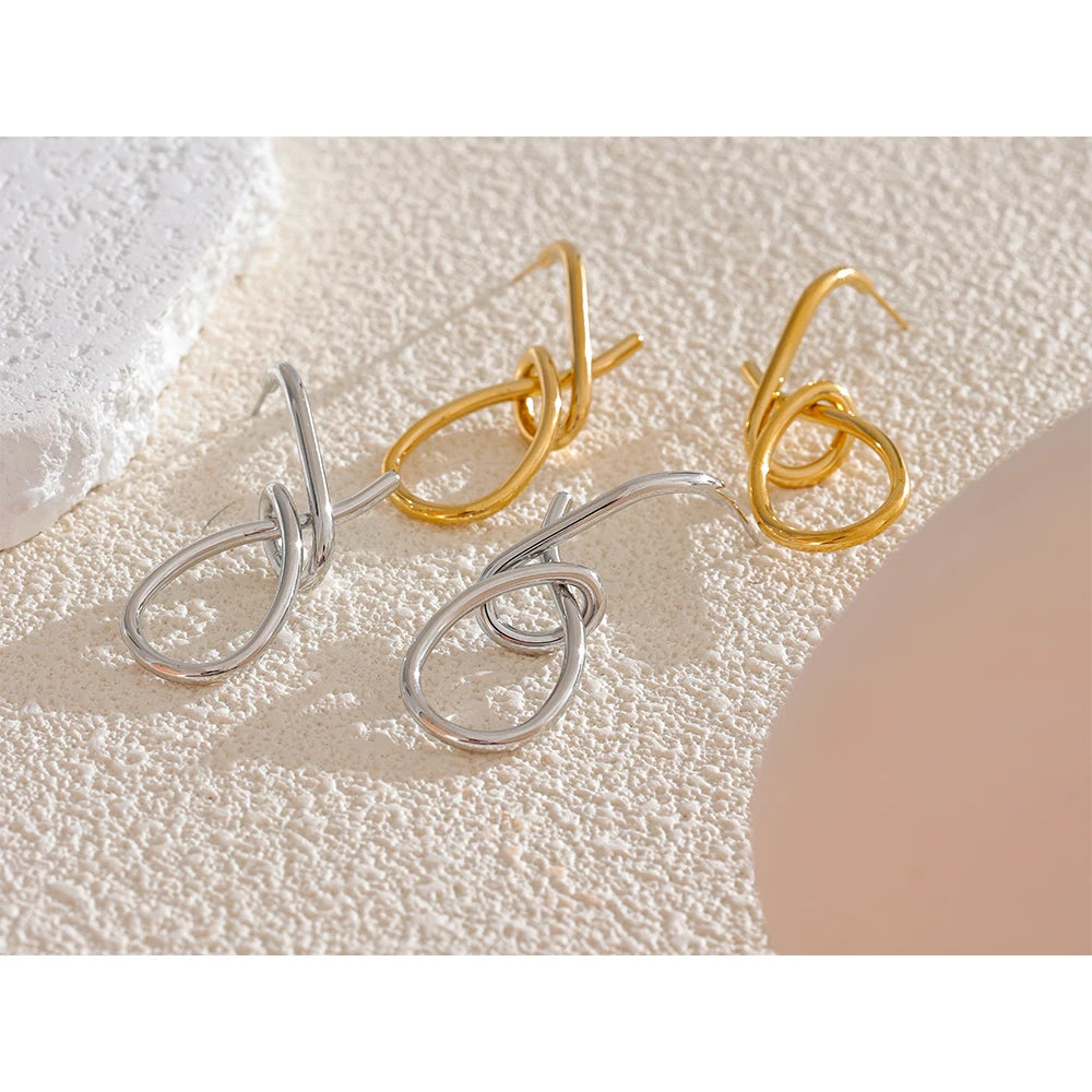 Orecchini Nodo d’Aria – Eleganza Intrecciata