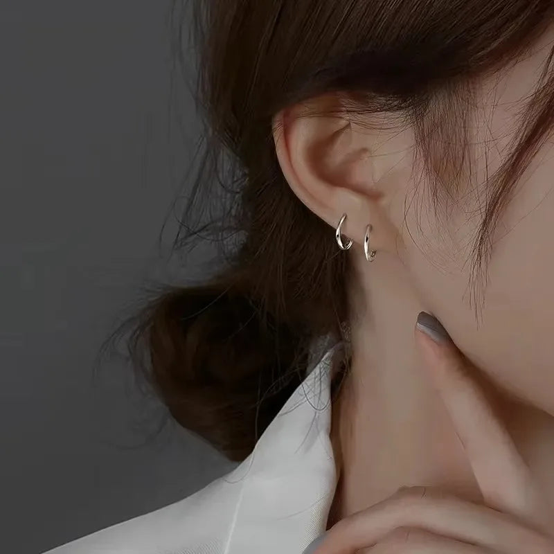 Collezione Orecchini “Cerchio Prezioso” – Eleganza Discreta per Ogni Occasione