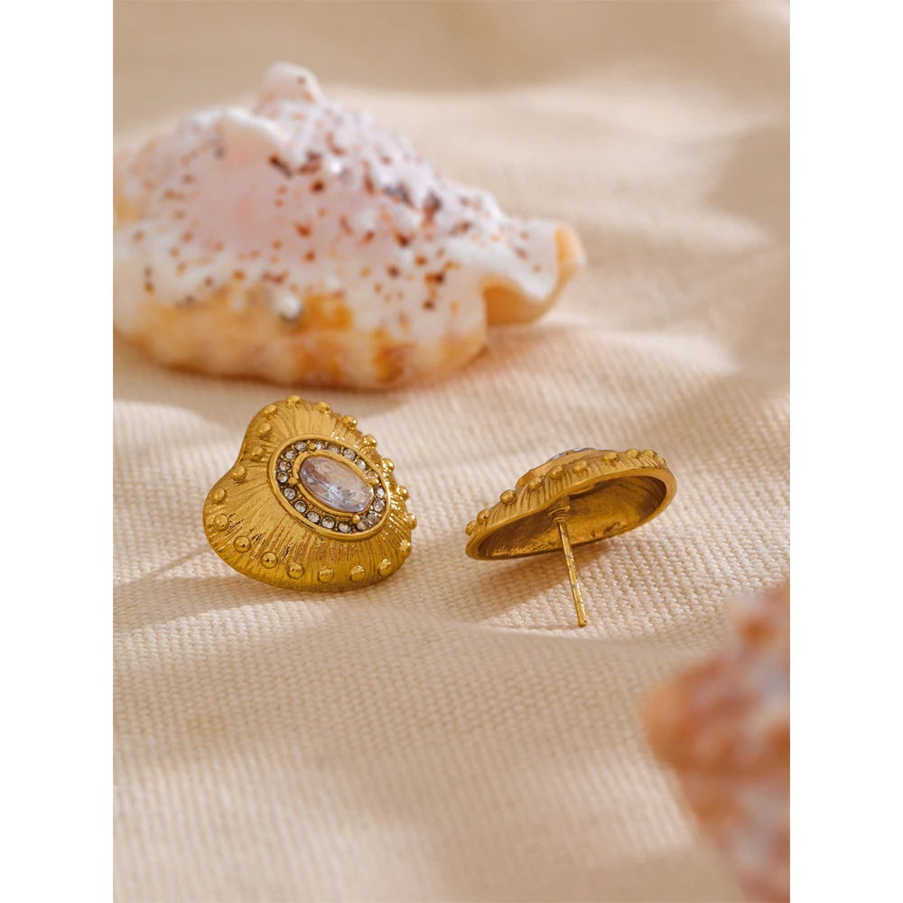Orecchini a Cuore Dorati con Zirconi – Eleganza Romantica
