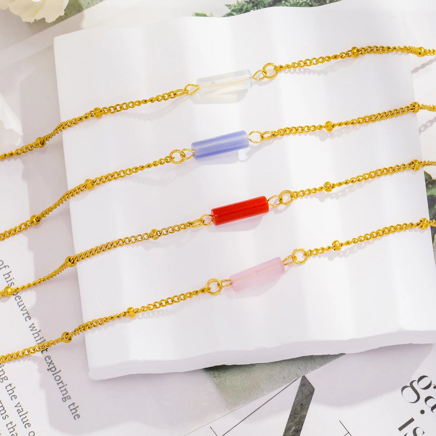 Bracciale con Catena e Pietre Naturali – Acciaio Inossidabile di Alta Qualità | Varianti Rosso, Blu, Bianco, Rosa