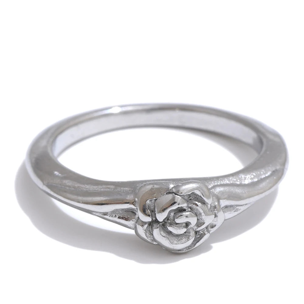 Anello Rosa Eterna – Delicatezza senza tempo