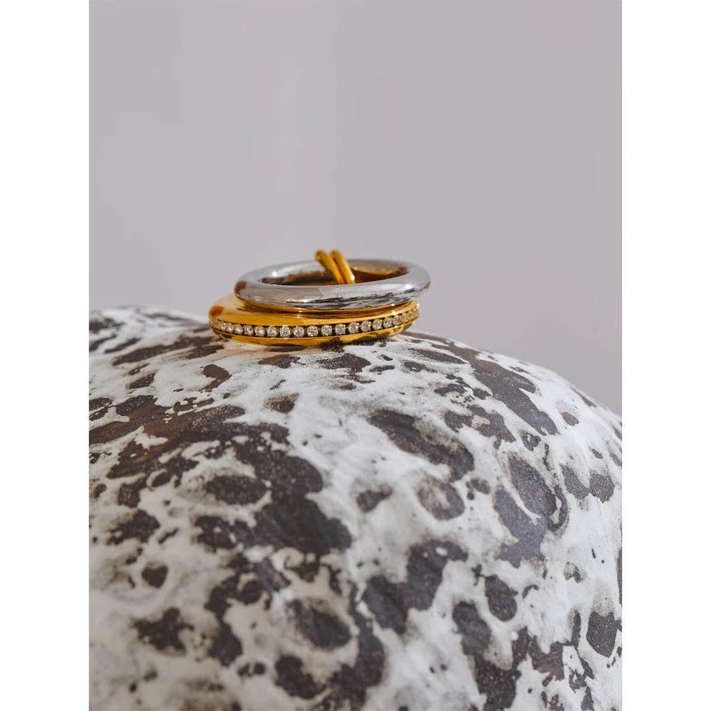 Anello Doppio Cerchio – Eleganza Intrecciata