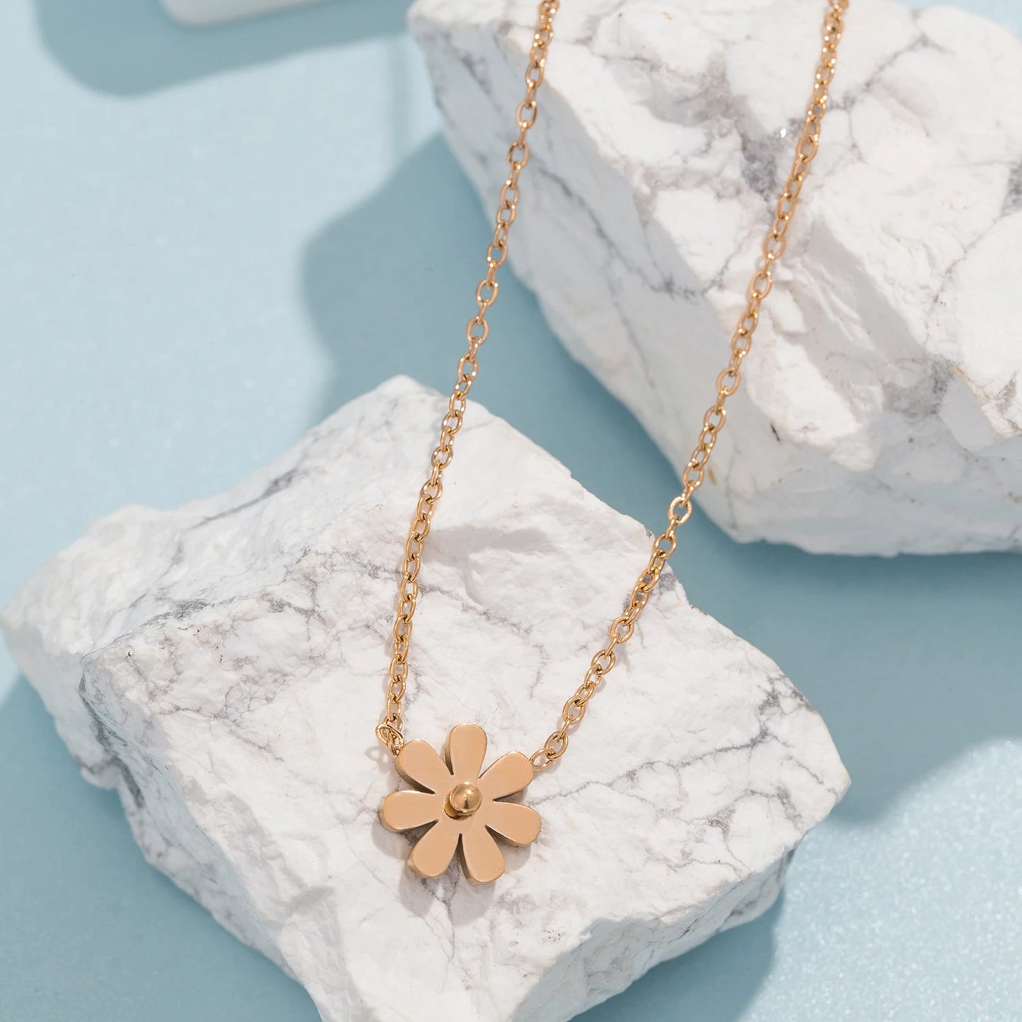 Collana Fiore Liscio – Pendente in acciaio elegante, disponibile in oro, argento o oro rosa