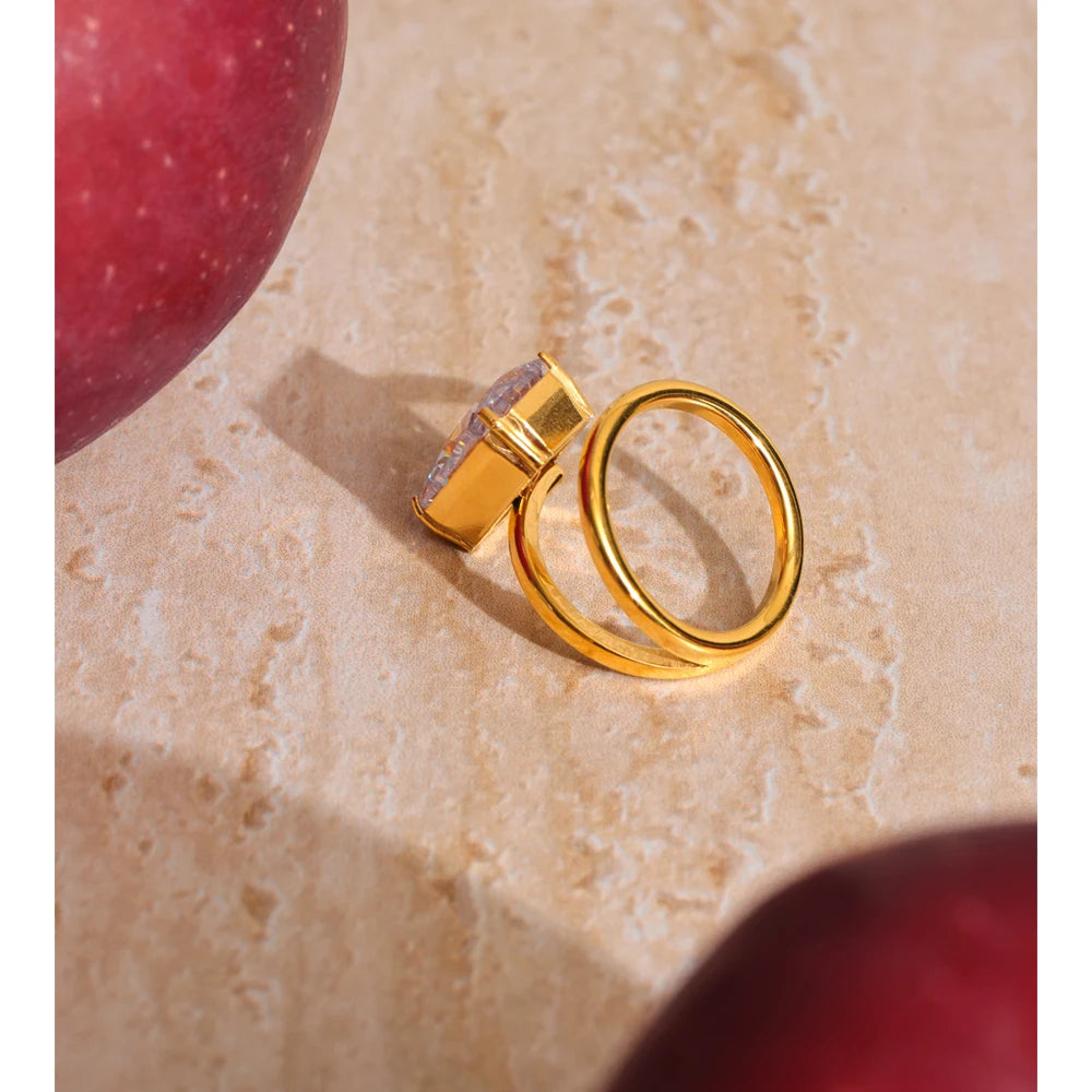 Anello Rettangolo di Luce – Eleganza Dorata