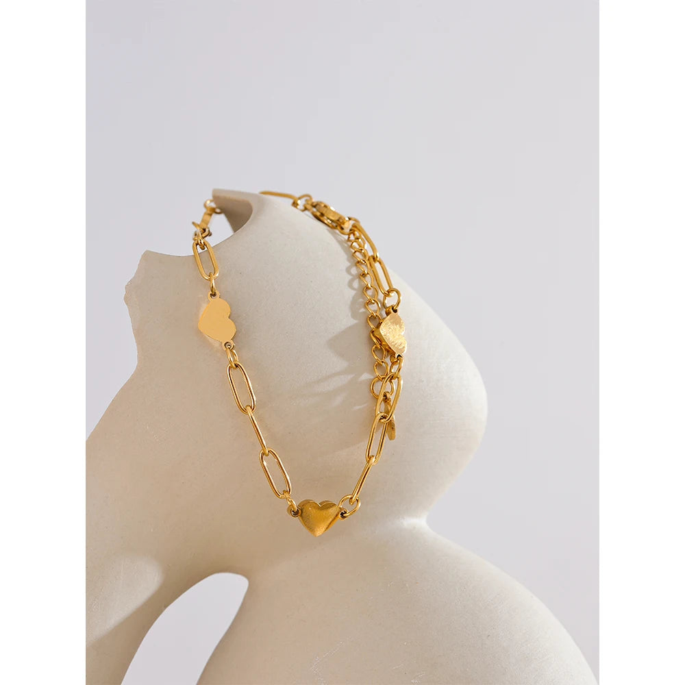 Bracciale Cuori Intrecciati – Eleganza Quotidiana