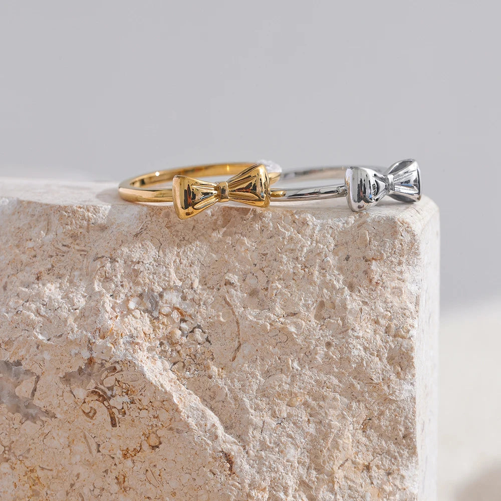Anello Fiocco Elegante – Dolce Chic in Acciaio Inossidabile