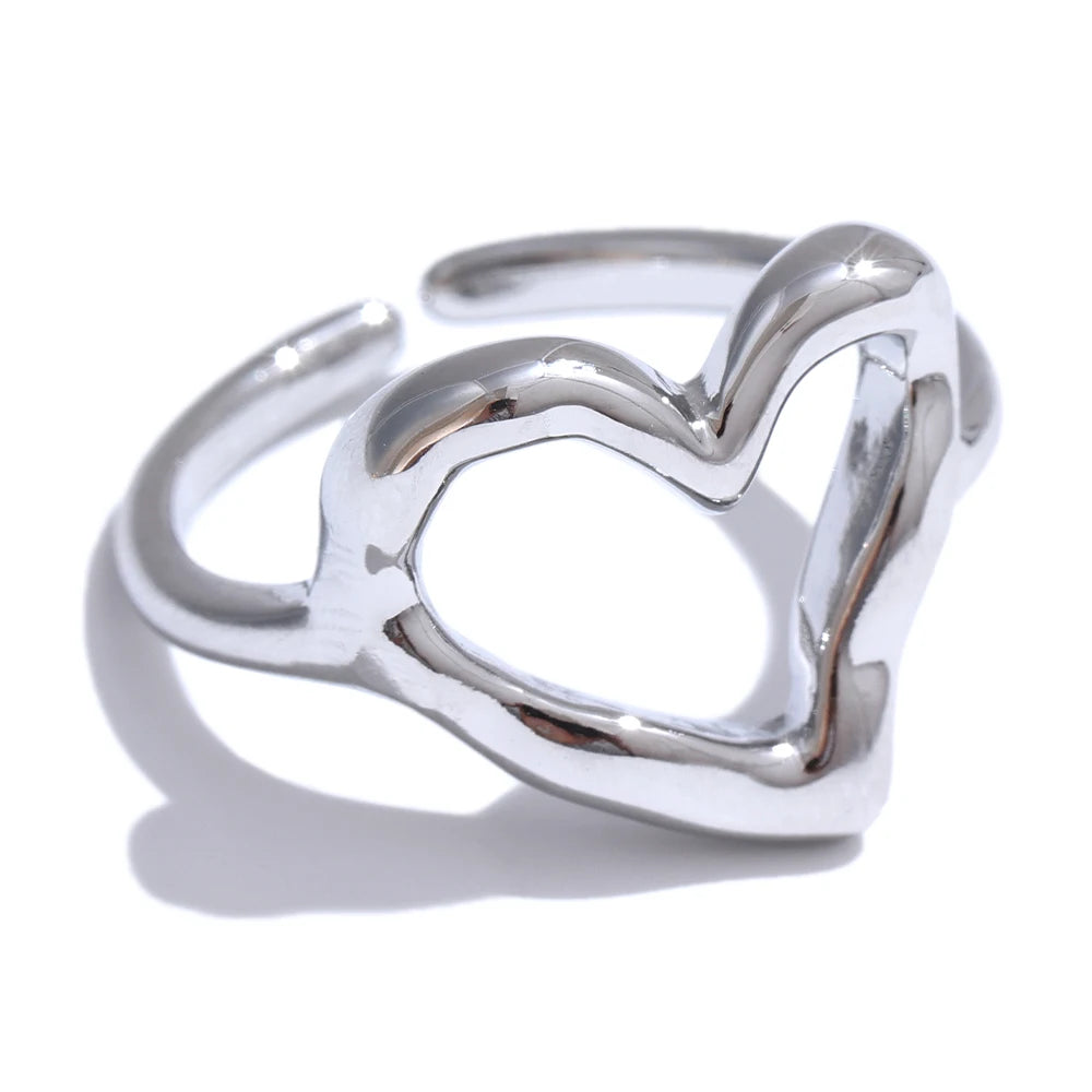 Anello Cuore Moderno – Minimal Chic in Acciaio Inossidabile