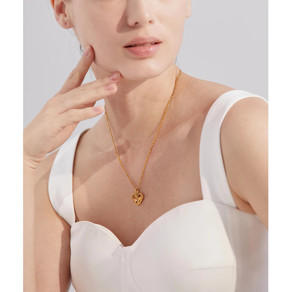 Collana Cuore Fiorito – Eleganza Romantica