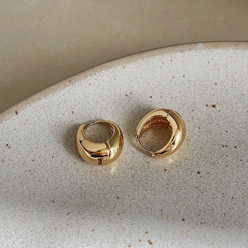 Collezione Orecchini “Cerchio Prezioso” – Eleganza Discreta per Ogni Occasione