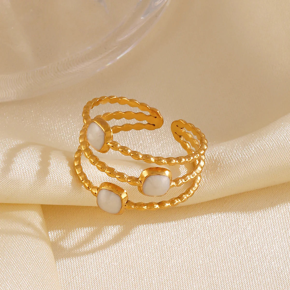 Anello Minimal Chic – Accessorio Moda in Smalto Colorato