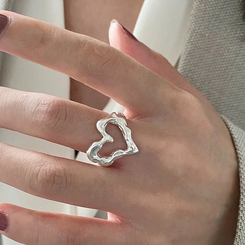 Amour Brut – Anello cuore artistico in argento 925