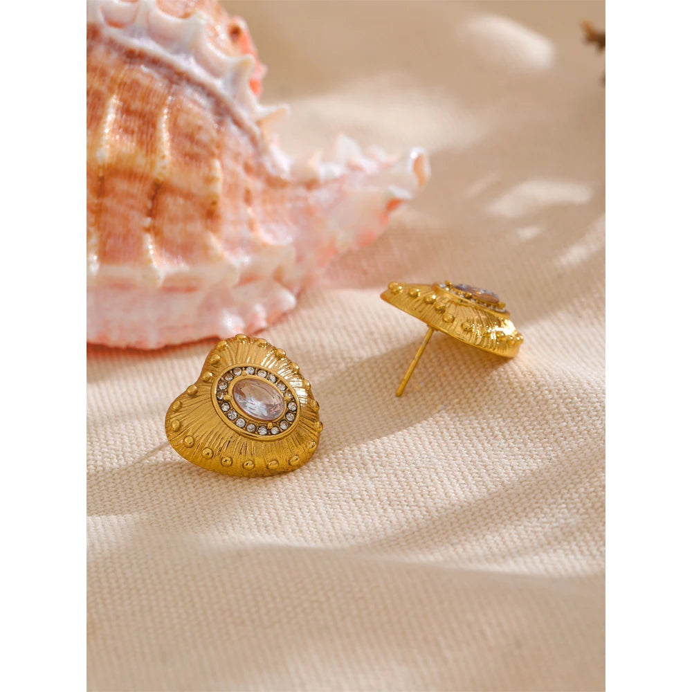 Orecchini a Cuore Dorati con Zirconi – Eleganza Romantica